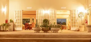 Monkey Thorn Guest Lodge - Image 3
