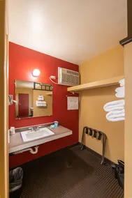 Motel Safari - Image 3