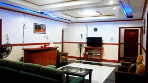 Garnet Hotel - Image 3