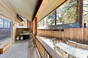 5br W/ Hot Tub - Near Beaches 5 Bedroom Home - Image 5