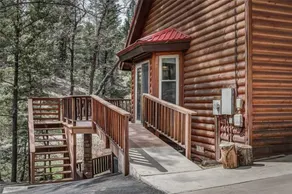 Cedar Creek Retreat - Four Bedroom Cabin with Hot Tub - Image 4
