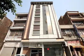 Oyo 1610 Hotel Star Metro Inn - Image 4