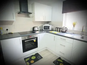 BookedUK: Stylish Two-Bedroom Apartment in Harlow - Image 5