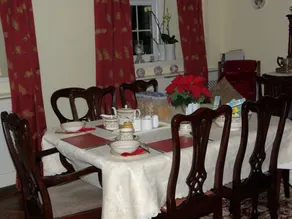 Limpert Bay Guest House - Image 2