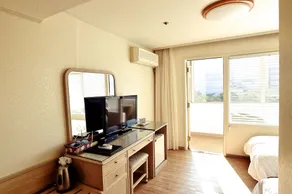 Hotel Honey Crown - Image 2