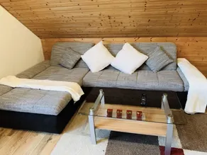 Charming 3- Bed Apartment in City Celle - Image 2