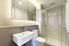 Stylish Melbourne CBD 3BedRoom 2Bath Apartment - Image 2