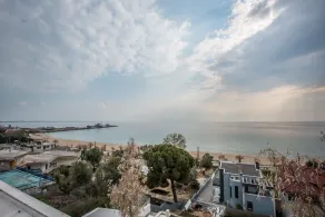 Borealis Sea Front Villa - Image 4