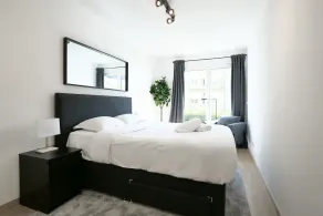 2BR Apt 100 m2 w Terrace Garden & Pkg - Image 2