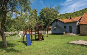 Beautiful Home in Gracac With 4 Bedrooms, Sauna and Wifi - Image 3
