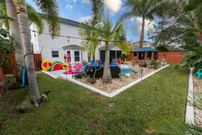 Urban Oasis W/hot Tub, Heated Pool And Private Movie Theater 2 Bedroom Home by Redawning - Image 3