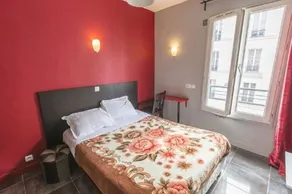 Hipotel Paris Montmartre Gare Du Nord - Image 3