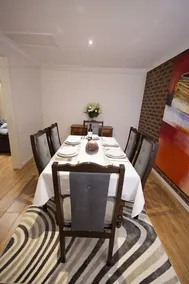 Central Wagga Apartment - Image 2