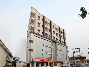 Hotel Galaxy by OYO Rooms - Image 5