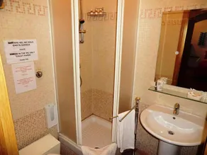Caesar's Rooms - Image 5