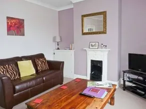 Riverside Apartment Rye - Image 2