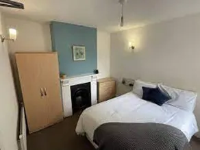 Charming 3-bed House in Wellingborough - Image 3