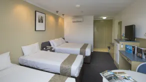 Stay at Alice Springs Hotel - Image 5