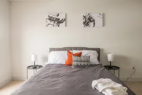 East Ward 2 BR Apt with WiFi by Frontdesk - Image 4