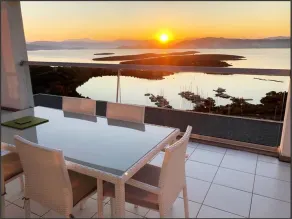 2 Bed Penthouse Apartment With Stunning Sea View - Image 2