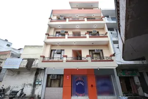 OYO 9229 GMG Hotel - Image 4
