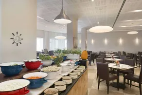 Ramada Hotel & Suites by Wyndham Netanya - Image 5