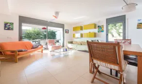 Salome House - Image 2