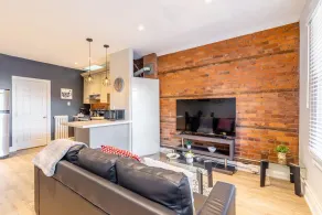Upscale 1BR Apartment w Netflix - Prime Location - Image 2