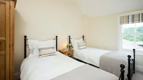 Ellerton - Image 3