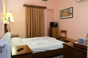 Rovies Hotel - Image 2