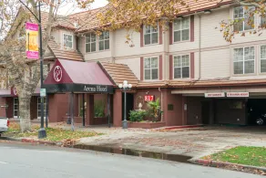 Arena Hotel - Image 4