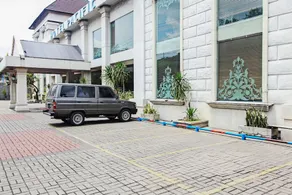 RedDoorz near Tanjung Perak - Image 5