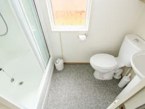 4 Lake View - Image 2