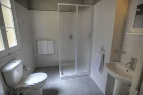 Astra Hotel - Image 2