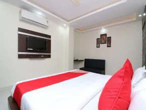 Capital O 15671 Hotel Jalsa Dlx - Image 2
