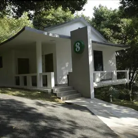 Lotus Garden Hotel - Image 3