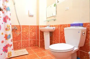 Hualien Train Station Backpackers Hostel - Image 4