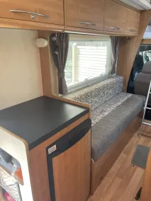 Captivating 2 bed Motorhome in Wareham - Image 4
