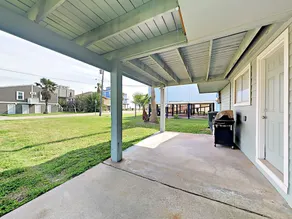 3br W/ Ocean-view Deck - Near Beach 3 Bedroom Home - Image 3