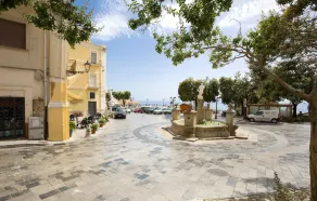 Stunning Home in Cetraro With 3 Bedrooms and Wifi - Image 4