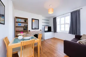 Incredibly Central Neat 2BR Flat! - Image 2
