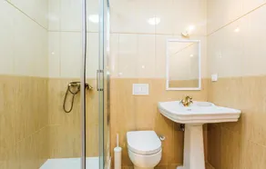 Stunning Home in Silo With Wifi and 2 Bedrooms - Image 2