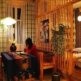 Kuanzhai Xiangzi Holiday Hotel - Image 4