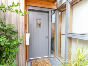 3 Frazers Court - Image 3