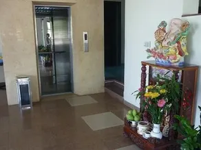Waikiki Hotel - Image 5