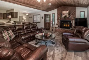 English - Three Bedroom Cabin - Image 4
