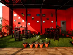 OYO Townhouse 053 Gomti Nagar - Image 2