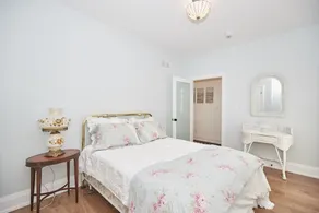 Lakeview Luxury Retreat - Image 2