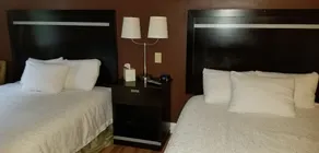 Smithtown Inn - Image 4