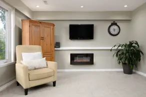 981 Bayview Dr - Image 3